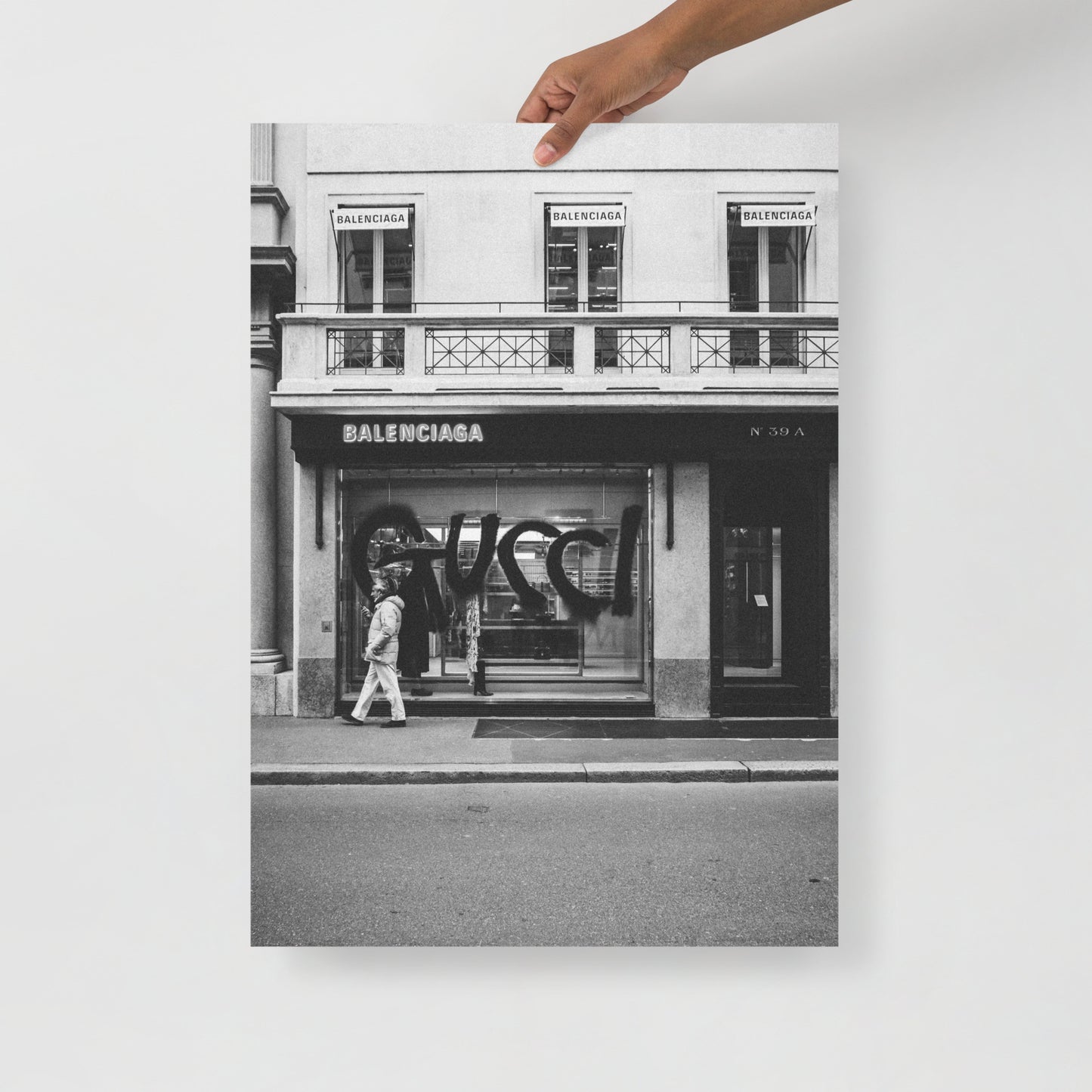 Balenciaga x Gucci Shop Mailand Straßenfotografie Schwarzweiss I